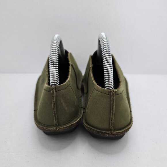 Loints of Holland | minimalist olive green leather slip-on flats shoes | WMS 7 - Picture 8 of 11